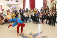 � �����������, 3 �������, � ������ ���������� ������������� ���� ���������